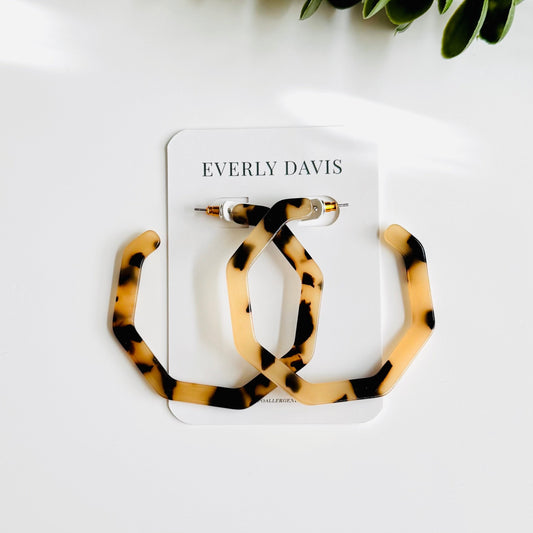 Everly Davis Octagon Acrylic Open Hoops in tortoise shell pattern. Lightweight, 2 1/2" hoops with post backs.